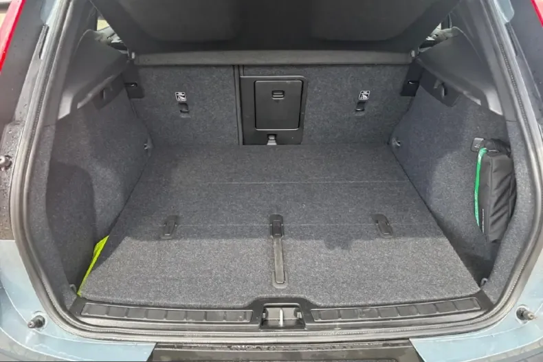 Volvo XC40 din 2023 cu 35.805 km - oferta VOL247032 - foto 11