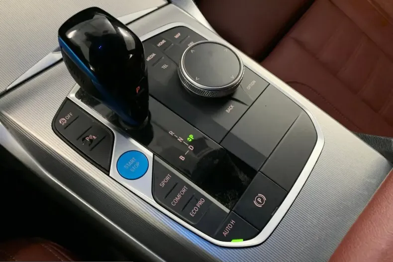 BMW i4 (Seria 4) din 2023 cu 89.962 km - oferta BMW247033 - foto 10
