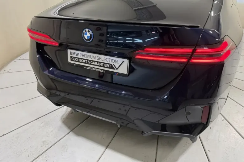 BMW 550 (Seria 5) din 2025 cu 33.598 km - oferta BMW247040 - foto 7
