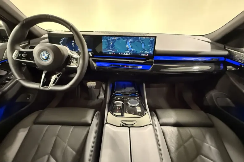 BMW 550 (Seria 5) din 2025 cu 33.598 km - oferta BMW247040 - foto 10