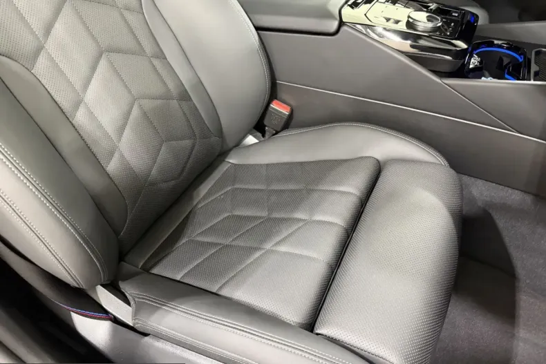 BMW 550 (Seria 5) din 2025 cu 33.598 km - oferta BMW247040 - foto 19