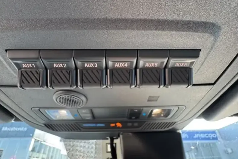 Ford Bronco din 2024 cu 1.400 km - oferta FOR247055 - foto 3