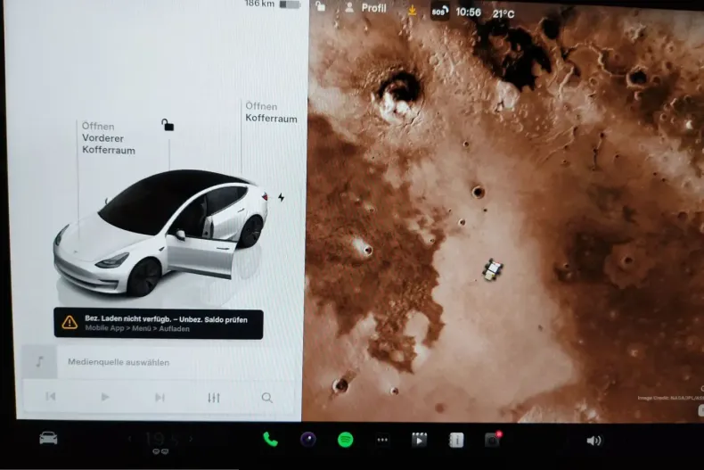 Tesla Model 3 din 2023 cu 101.523 km - oferta TES247056 - foto 21