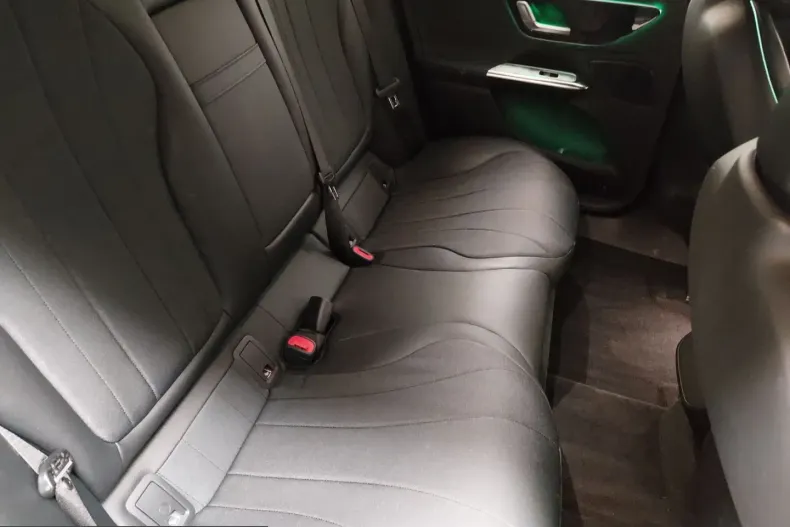 Mercedes-Benz EQE (Clasa E) din 2023 cu 68.593 km - oferta MER247057 - foto 17