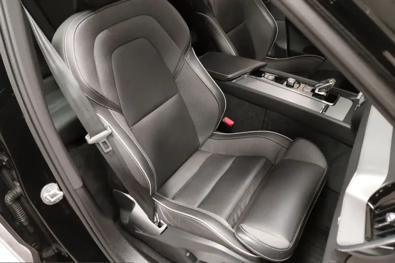 Volvo XC60 din 2022 cu 100.309 km - oferta VOL247058 - foto 15