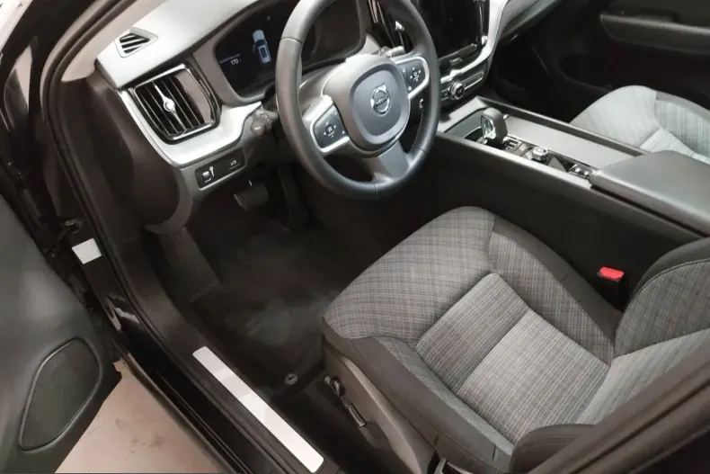Volvo XC60 din 2022 cu 46.486 km - oferta VOL247060 - foto 6