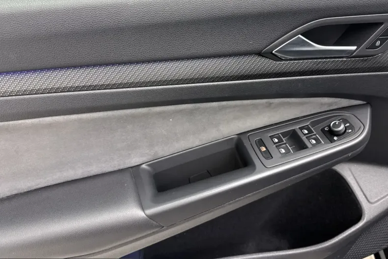 Volkswagen Golf din 2024 cu 35.000 km - oferta VOL247078 - foto 32