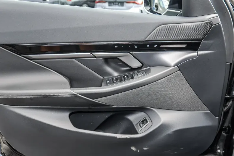 BMW 520 (Seria 5) din 2024 cu 83.527 km - oferta BMW247118 - foto 19