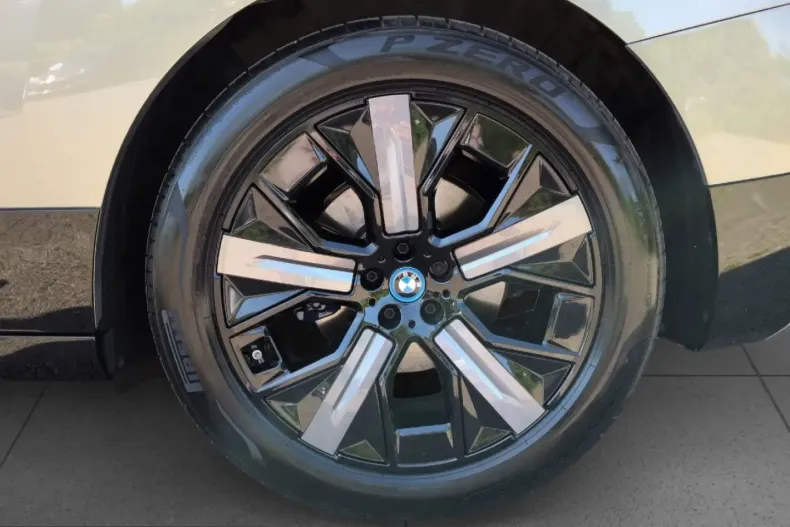 BMW iX din 2024 cu 24.893 km - oferta BMW247119 - foto 13