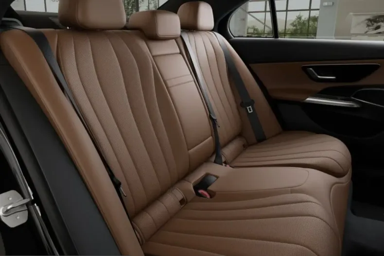 Mercedes-Benz E 220 (Clasa E) din 2025 cu 16.451 km - oferta MER247144 - foto 9