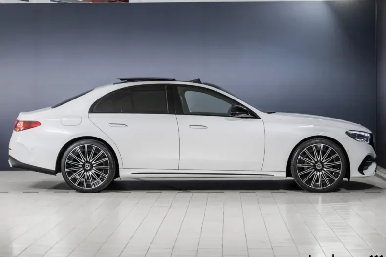 Mercedes-Benz E 450 (Clasa E) din 2023 cu 8.309 km - oferta MER247147 - foto 4