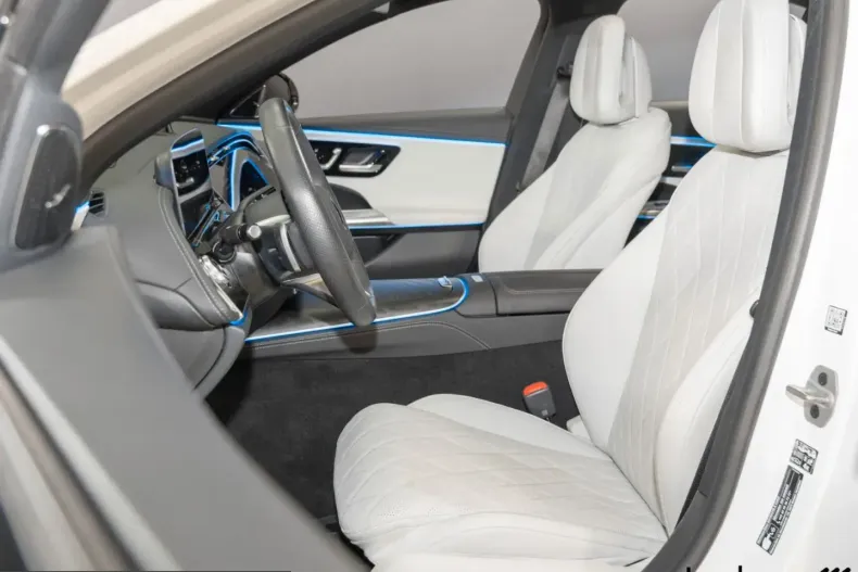 Mercedes-Benz E 450 (Clasa E) din 2023 cu 8.309 km - oferta MER247147 - foto 13
