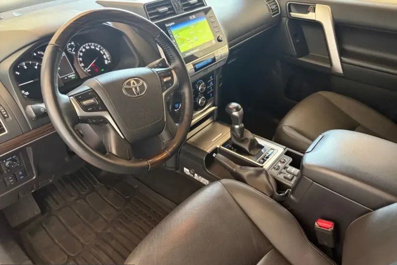 Toyota Land Cruiser din 2023 cu 63.850 km - oferta TOY247159 - foto 7