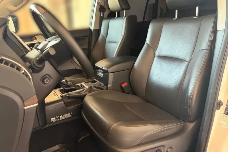 Toyota Land Cruiser din 2023 cu 63.850 km - oferta TOY247159 - foto 8