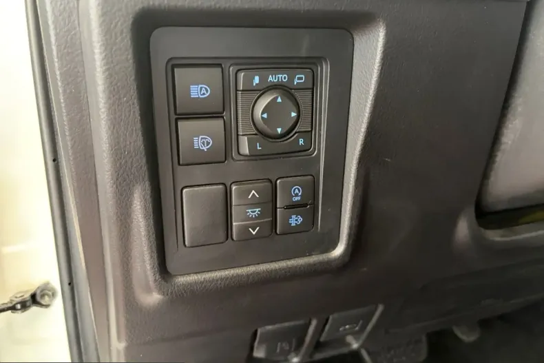 Toyota Land Cruiser din 2023 cu 63.850 km - oferta TOY247159 - foto 9