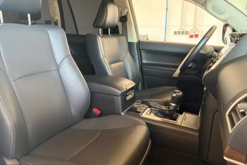 Toyota Land Cruiser din 2023 cu 63.850 km - oferta TOY247159 - foto 12