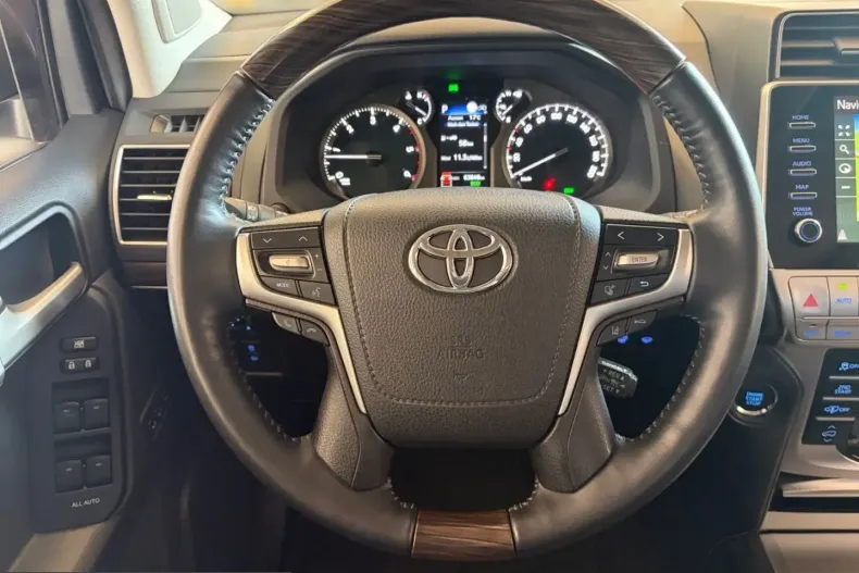 Toyota Land Cruiser din 2023 cu 63.850 km - oferta TOY247159 - foto 14