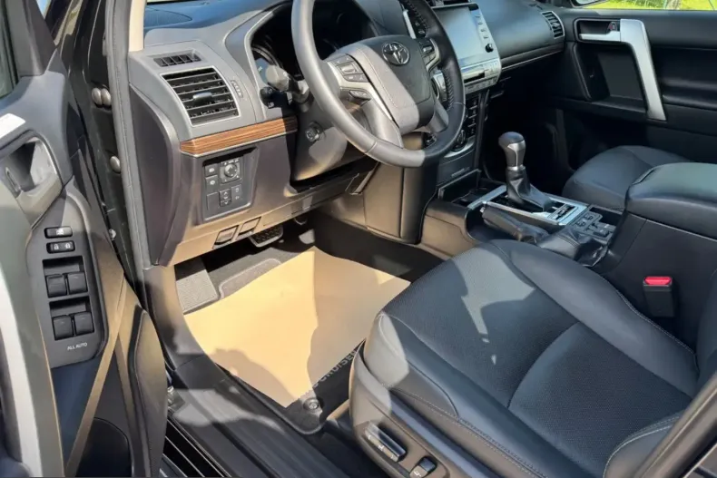 Toyota Land Cruiser din 2024 cu 18.625 km - oferta TOY247160 - foto 9