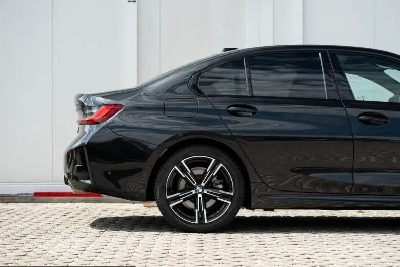 BMW 320 (Seria 3) din 2025 cu 10.990 km - oferta BMW247165 - foto 5