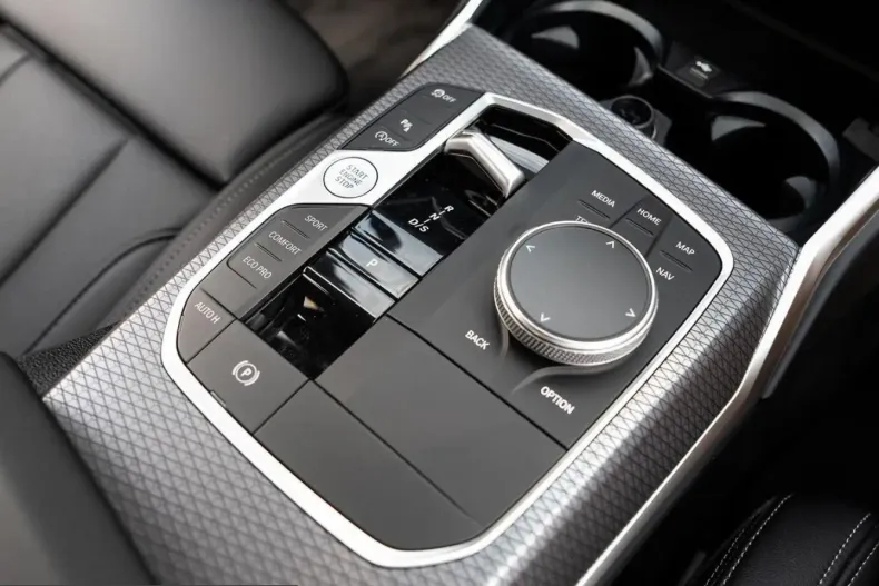 BMW 320 (Seria 3) din 2025 cu 10.990 km - oferta BMW247165 - foto 15