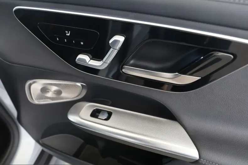 Mercedes-Benz GLC 220 (Clasa GLC) din 2025 cu 20.675 km - oferta MER247207 - foto 16