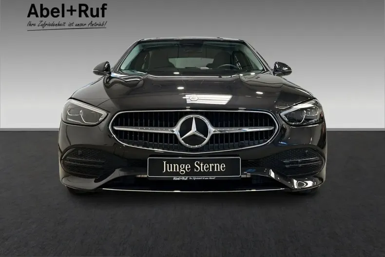 Mercedes-Benz C 180 (Clasa C) din 2025 cu 9.401 km - oferta MER247216 - foto 1