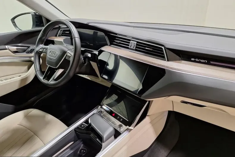 Audi e-tron din 2022 cu 41.960 km - oferta AUD247219 - foto 2