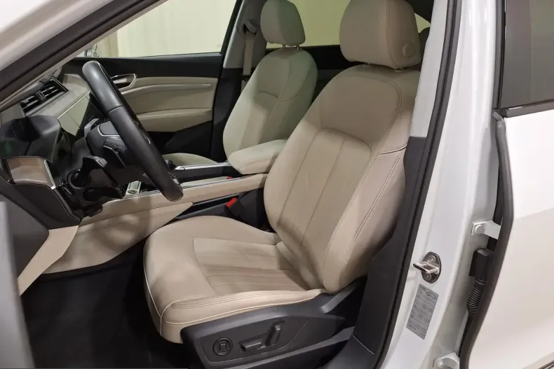 Audi e-tron din 2022 cu 41.960 km - oferta AUD247219 - foto 19