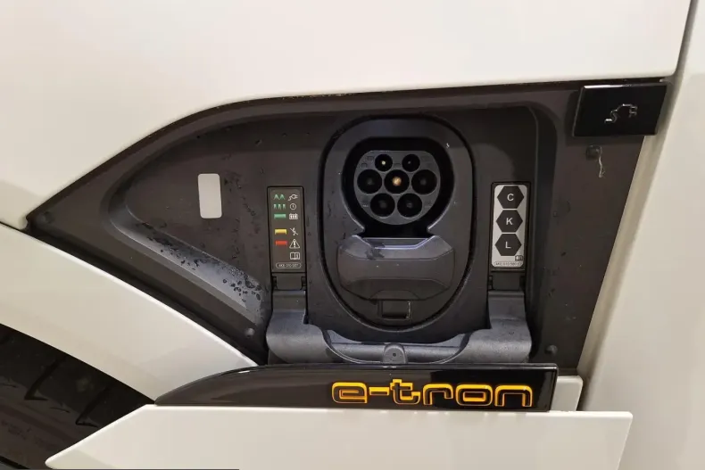 Audi e-tron din 2022 cu 41.960 km - oferta AUD247219 - foto 29
