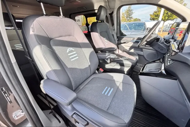 Ford Tourneo Custom din 2024 cu 98.500 km - oferta FOR247228 - foto 19