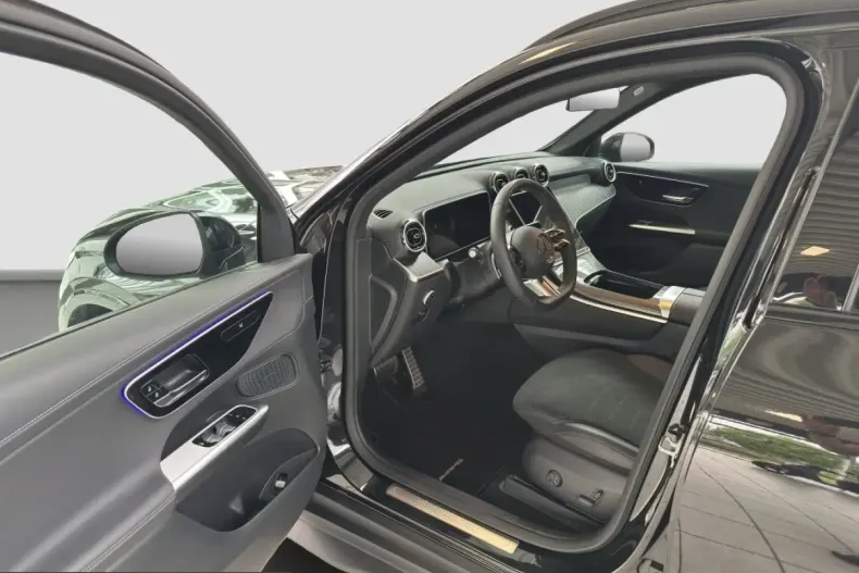 Mercedes-Benz GLC 200 (Clasa GLC) din 2025 cu 9.874 km - oferta MER247230 - foto 13