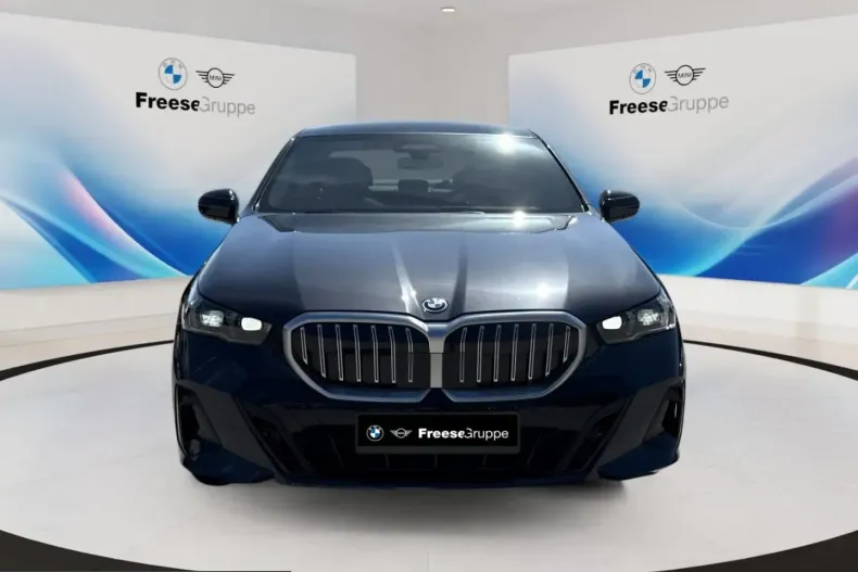 BMW 550 (Seria 5) din 2024 cu 10.775 km - oferta BMW247242 - foto 2