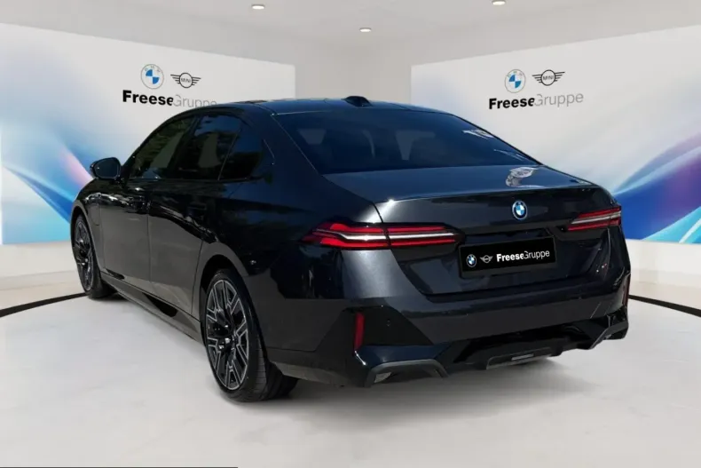 BMW 550 (Seria 5) din 2024 cu 10.775 km - oferta BMW247242 - foto 4