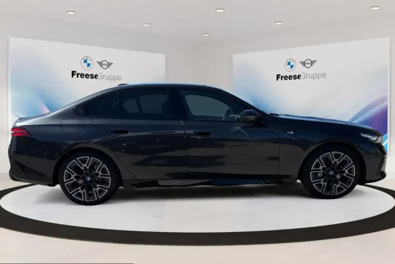 BMW 550 (Seria 5) din 2024 cu 10.775 km - oferta BMW247242 - foto 7