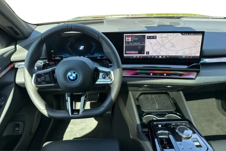 BMW 550 (Seria 5) din 2024 cu 10.775 km - oferta BMW247242 - foto 11