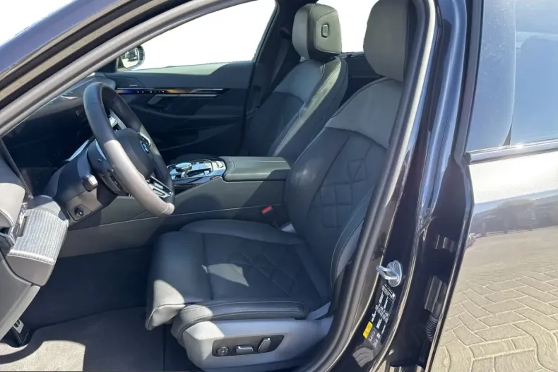 BMW 550 (Seria 5) din 2024 cu 10.775 km - oferta BMW247242 - foto 16