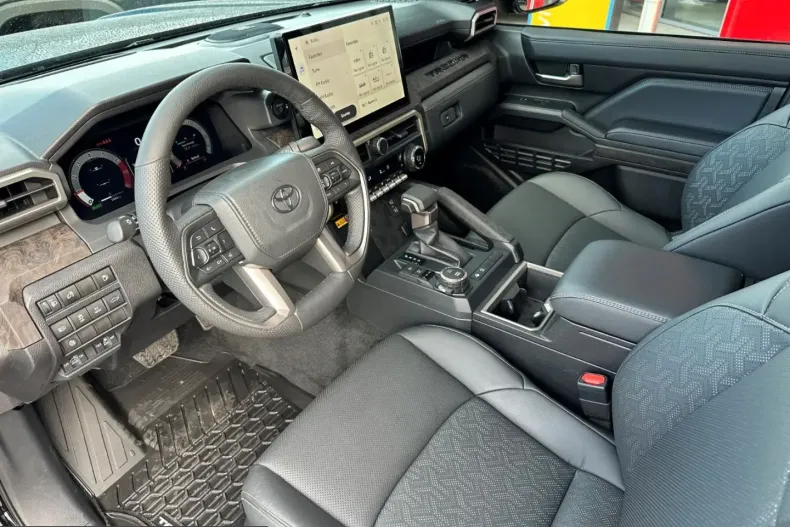 Toyota Hilux din 2025 cu 1.500 km - oferta TOY247260 - foto 9
