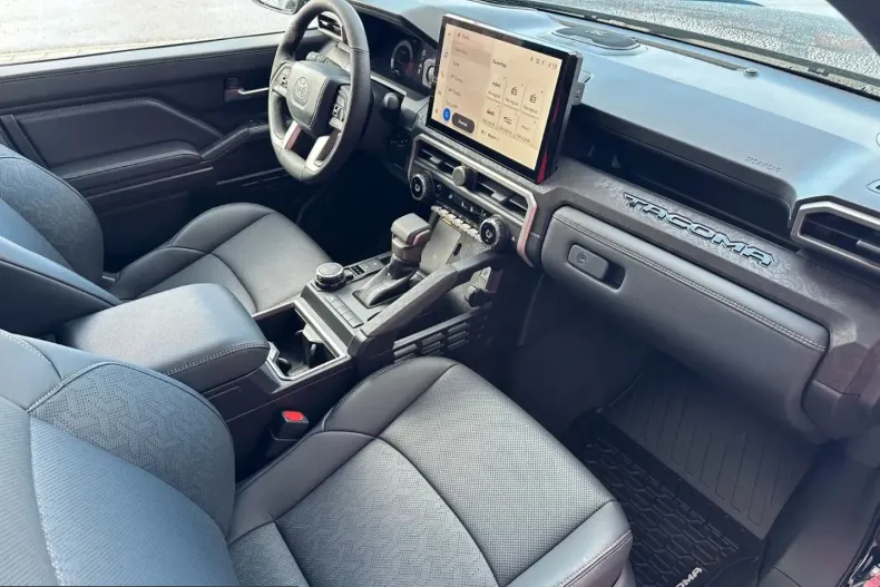 Toyota Hilux din 2025 cu 1.500 km - oferta TOY247260 - foto 12