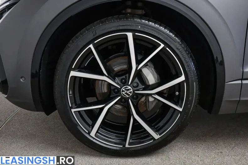 Volkswagen Touareg din 2025 cu 23.800 km - oferta VOL247261 - foto 5