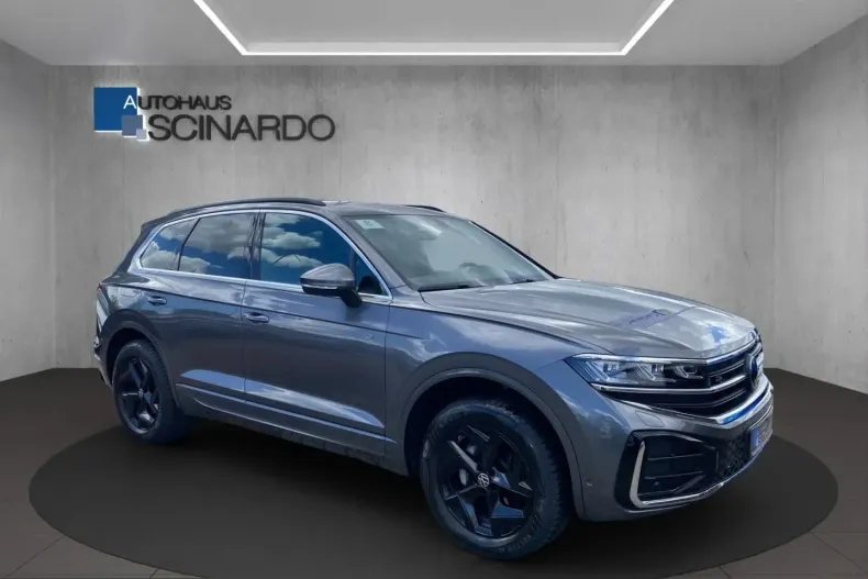 Volkswagen Touareg din 2025 cu 16.000 km - oferta VOL247265 - foto 1