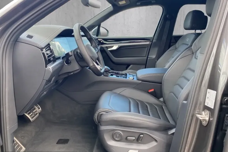 Volkswagen Touareg din 2025 cu 16.000 km - oferta VOL247265 - foto 7
