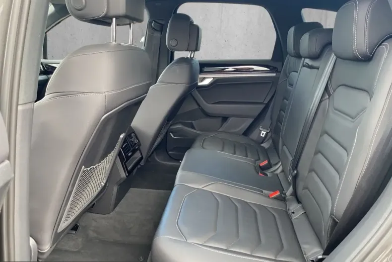 Volkswagen Touareg din 2025 cu 16.000 km - oferta VOL247265 - foto 8