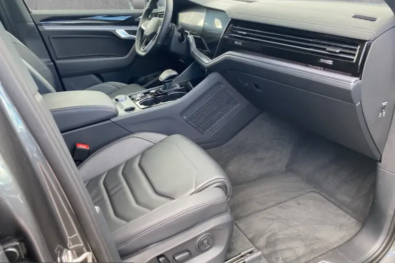 Volkswagen Touareg din 2025 cu 16.000 km - oferta VOL247265 - foto 9