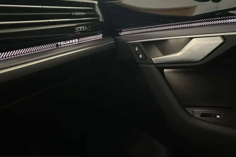 Volkswagen Touareg din 2025 cu 16.000 km - oferta VOL247265 - foto 29