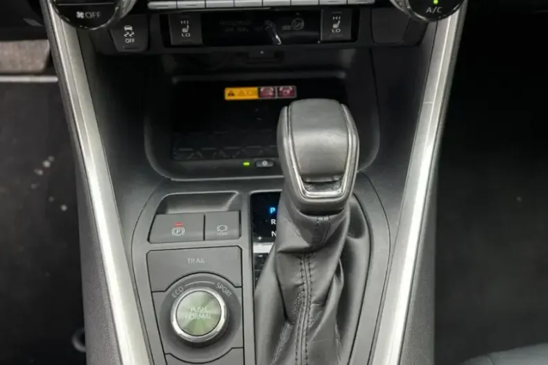 Toyota RAV4 din 2022 cu 45.308 km - oferta TOY247271 - foto 40