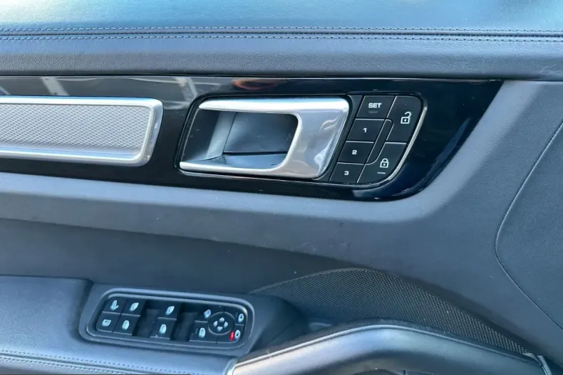 Porsche Cayenne din 2023 cu 89.500 km - oferta POR247289 - foto 28