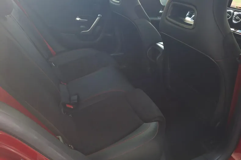 Mercedes-Benz CLA 35 AMG (Clasa CLA) din 2023 cu 49.132 km - oferta MER247297 - foto 12