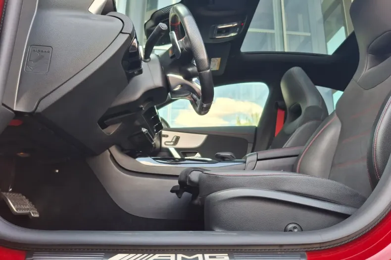 Mercedes-Benz CLA 35 AMG (Clasa CLA) din 2023 cu 49.132 km - oferta MER247297 - foto 28