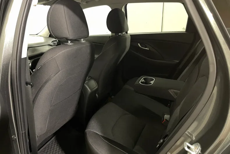 Hyundai i30 din 2023 cu 51.456 km - oferta HYU247305 - foto 11