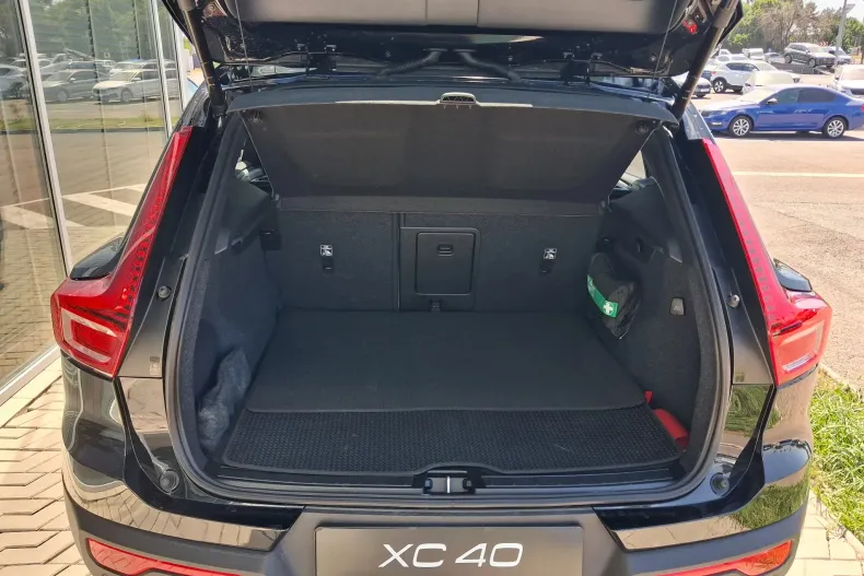 Volvo XC40 din 2026 cu 5.789 km - oferta VOL247314 - foto 8